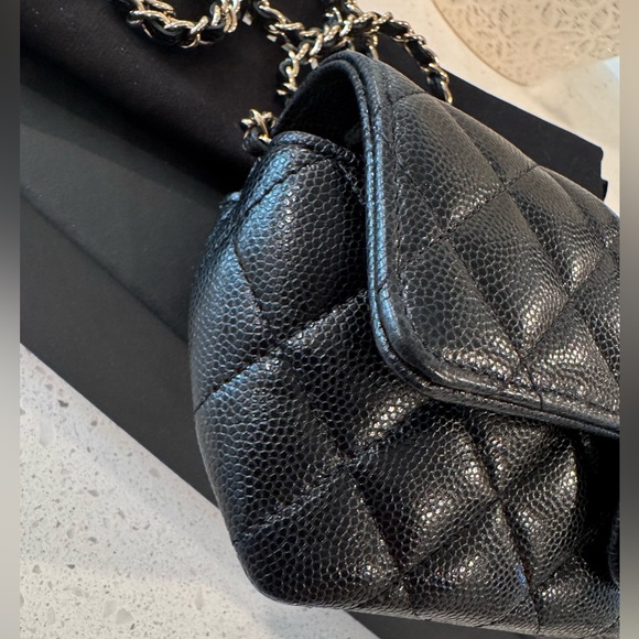 CHANEL classic black caviar and gold hardware sunglasses case crossbody bag - Picture 8 of 13